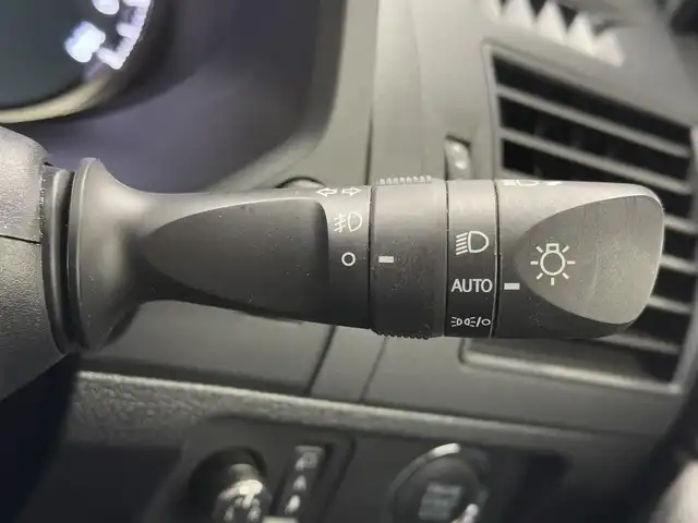 トヨタ ランドクルーザー プラド TX 三重県 2022(令4)年 4.9万km ホワイトパールクリスタルシャイン 2.8L ディーゼルターボ/4WD/MTモード付フロア6AT/純正 9インチナビ NSZT-Y68T/（AM/FM/CD/DVD/TV/SD/SDREC/Bluetooth）/バックガイドモニター/ドライブレコーダー 前方/ビルトイン ETC/Toyota Safety Sense/・プリクラッシュセーフティ［PCS］/・レーンディパーチャーアラート［LDA］/・レーダークルコン/・オートハイビーム［AHB］/・ロードサインアシスト［RSA］/・先行車発進告知機能［TMN］/・ダウンヒルアシストコントロール［DAC］（ディーゼルのみ）/装備/【OP】寒冷地仕様（スタータ＆オルタネータ容量UP、補助ヒーター、ワイパーデアイサー、バッテリー1個増など）/・ルーフレール/・左右独立オートエアコン/・オートライト/・LED ヘッドランプ＋フロントフォグランプ/・センターデフロック（ディーゼルのみ）/・2速発進機能（ディーゼルのみ）/・DPF手動再生機能（ディーゼルのみ）/・17inAW＆冬タイヤ/・夏タイヤ＆純正17inAWあり/・保/取/ナビ取/・スマートキーx2
