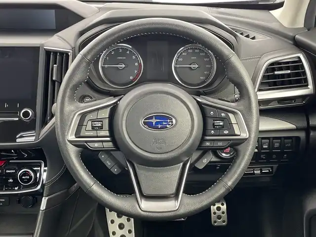 スバル フォレスター プレミアム 新潟県 2018(平30)年 4.1万km クリスタルブラックシリカ 純正SDナビ（Bluetooth・CD・USB・AM・FM）/フルセグ　/バックカメラ　/ハーフレザーシート　/前席シートヒーター/前席パワーシート　/電動リアゲート/レーンキープアシスト　/追従クルーズコントロール　/後方コーナーセンサー　/LEDオートライト　/衝突被害軽減システム　/前方ドライブレコーダー/ブラインドスポットモニター/アイドリングストップ/MTモード付AT/ETC/ステアリングヒーター/ステアリングスイッチ/スマートキー/純正フロアマット/純正１８インチアルミホイール/社外１７インチアルミホイール冬タイヤセット車載/４WD