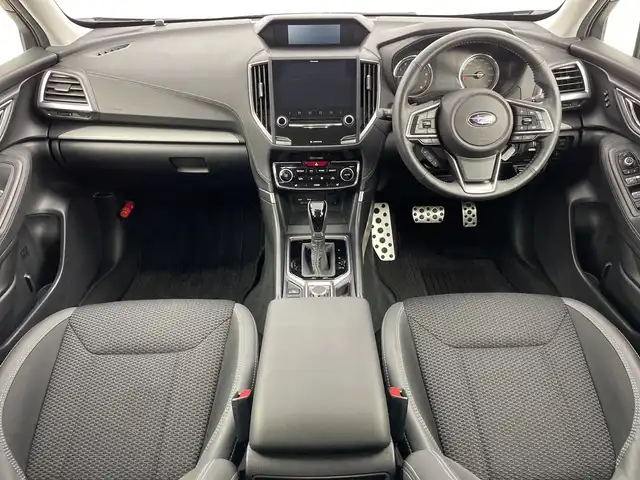 スバル フォレスター プレミアム 新潟県 2018(平30)年 4.1万km クリスタルブラックシリカ 純正SDナビ（Bluetooth・CD・USB・AM・FM）/フルセグ　/バックカメラ　/ハーフレザーシート　/前席シートヒーター/前席パワーシート　/電動リアゲート/レーンキープアシスト　/追従クルーズコントロール　/後方コーナーセンサー　/LEDオートライト　/衝突被害軽減システム　/前方ドライブレコーダー/ブラインドスポットモニター/アイドリングストップ/MTモード付AT/ETC/ステアリングヒーター/ステアリングスイッチ/スマートキー/純正フロアマット/純正１８インチアルミホイール/社外１７インチアルミホイール冬タイヤセット車載/４WD
