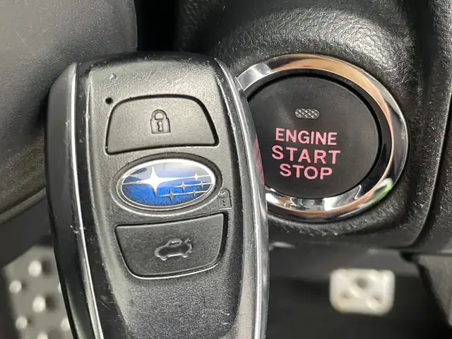 スバル フォレスター プレミアム 新潟県 2018(平30)年 4.1万km クリスタルブラックシリカ 純正SDナビ（Bluetooth・CD・USB・AM・FM）/フルセグ　/バックカメラ　/ハーフレザーシート　/前席シートヒーター/前席パワーシート　/電動リアゲート/レーンキープアシスト　/追従クルーズコントロール　/後方コーナーセンサー　/LEDオートライト　/衝突被害軽減システム　/前方ドライブレコーダー/ブラインドスポットモニター/アイドリングストップ/MTモード付AT/ETC/ステアリングヒーター/ステアリングスイッチ/スマートキー/純正フロアマット/純正１８インチアルミホイール/社外１７インチアルミホイール冬タイヤセット車載/４WD
