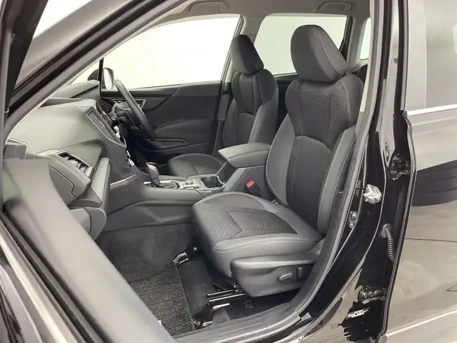 スバル フォレスター プレミアム 新潟県 2018(平30)年 4.1万km クリスタルブラックシリカ 純正SDナビ（Bluetooth・CD・USB・AM・FM）/フルセグ　/バックカメラ　/ハーフレザーシート　/前席シートヒーター/前席パワーシート　/電動リアゲート/レーンキープアシスト　/追従クルーズコントロール　/後方コーナーセンサー　/LEDオートライト　/衝突被害軽減システム　/前方ドライブレコーダー/ブラインドスポットモニター/アイドリングストップ/MTモード付AT/ETC/ステアリングヒーター/ステアリングスイッチ/スマートキー/純正フロアマット/純正１８インチアルミホイール/社外１７インチアルミホイール冬タイヤセット車載/４WD
