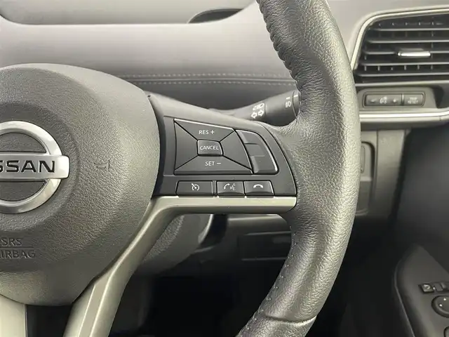 日産 セレナ e－パワー ハイウェイスター V 埼玉県 2020(令2)年 3.9万km ブリリアントホワイトパール 純正１０型ナビ/全方位カメラ/前後ドライブレコーダー/ブラインドスポットモニター/ETC/クルーズコントロール/レーンキープアシスト/エマージェンシーブレーキ/コーナーセンサー/両側パワースライドドア/横滑り防止装置/ロールサンシェード/LEDヘッドライト/フォグランプ/純正アルミホイール/純正フロアマット/プッシュスタート/スマートキー