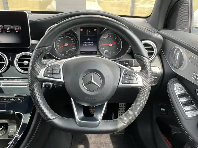 メルセデス・ベンツ ＧＬＣ２２０ d 4マチックスポーツ 本革 石川県 2018(平30)年 5.6万km パール 4WD/純正HDDナビ/バック/フロント/サイド/全方位カメラ/フルセグＴＶ/Burmesterプレミアムサウンド/ヘッドアップディスプレイ/衝突軽減ブレーキ/ブラインドスポットモニター/クリアランスソナー/アダプティブクルーズコントロール/パワーリアゲート/パワーシート/シートヒーター/黒革シート/サンルーフ/パフュームアトマイザー/オートライト/LEDヘッドライト/ETC