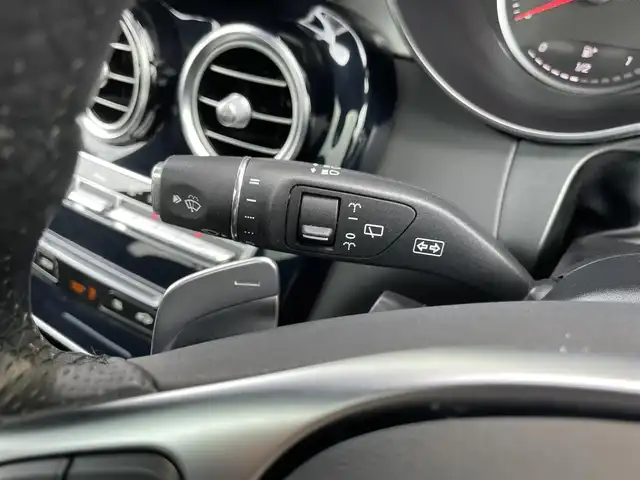 メルセデス・ベンツ ＧＬＣ２２０ d 4マチックスポーツ 本革 石川県 2018(平30)年 5.6万km パール 4WD/純正HDDナビ/バック/フロント/サイド/全方位カメラ/フルセグＴＶ/Burmesterプレミアムサウンド/ヘッドアップディスプレイ/衝突軽減ブレーキ/ブラインドスポットモニター/クリアランスソナー/アダプティブクルーズコントロール/パワーリアゲート/パワーシート/シートヒーター/黒革シート/サンルーフ/パフュームアトマイザー/オートライト/LEDヘッドライト/ETC