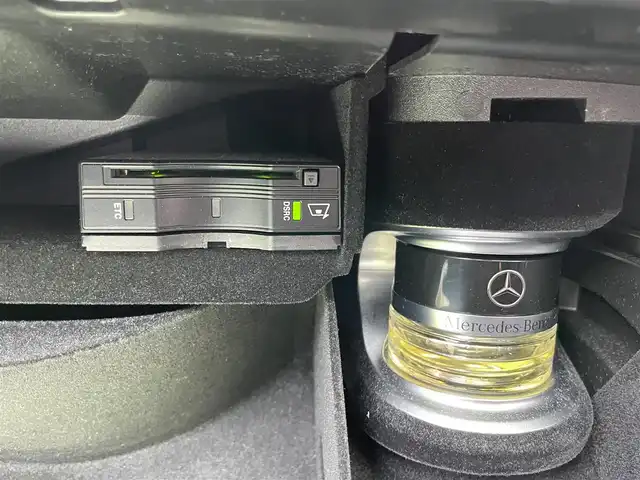 メルセデス・ベンツ ＧＬＣ２２０ d 4マチックスポーツ 本革 石川県 2018(平30)年 5.6万km パール 4WD/純正HDDナビ/バック/フロント/サイド/全方位カメラ/フルセグＴＶ/Burmesterプレミアムサウンド/ヘッドアップディスプレイ/衝突軽減ブレーキ/ブラインドスポットモニター/クリアランスソナー/アダプティブクルーズコントロール/パワーリアゲート/パワーシート/シートヒーター/黒革シート/サンルーフ/パフュームアトマイザー/オートライト/LEDヘッドライト/ETC