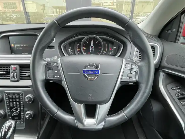 ボルボ Ｖ４０ D4 SE 石川県 2016(平28)年 10.2万km 赤 衝突軽減ブレーキ/アダプティブクルーズコントロール/ブラインドスポットモニター/純正ナビ/バックカメラ/クリアランスソナー/スマートキー/電動シート/パドルシフト/オートライト/純正１７ｉｎｃＡＷ