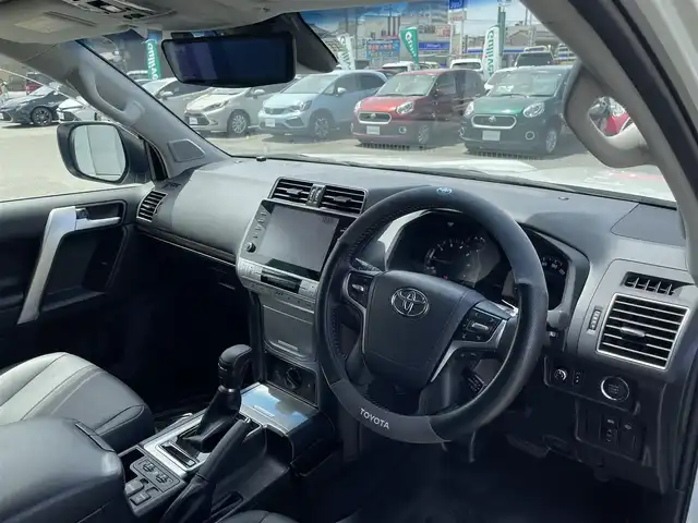 トヨタ ランドクルーザー プラド TX Lパッケージ 福岡県 2022(令4)年 1.9万km ホワイトパールクリスタルシャイン トヨタセーフティセンス/横滑り防止/盗難防止/レーンキープ/コーナーセンサー/バッグカメラ/アランドビュー/エアバッグ/カーテンエアバッグ/ドラレコ/ナビ/フルセグTV/BT/純正アルミホイール/エアロパーツ/プッシュスタート/スマートキー/オートライト/オートマチックハイビーム/LEDヘッド/パワーシート/サンルーフ/電動格納サードシート/４WD/エアシート/シートヒーター/ルーフレール/DUALエアコン/１２０Vソケット/USB