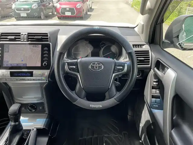 トヨタ ランドクルーザー プラド TX Lパッケージ 福岡県 2022(令4)年 1.9万km ホワイトパールクリスタルシャイン トヨタセーフティセンス/横滑り防止/盗難防止/レーンキープ/コーナーセンサー/バッグカメラ/アランドビュー/エアバッグ/カーテンエアバッグ/ドラレコ/ナビ/フルセグTV/BT/純正アルミホイール/エアロパーツ/プッシュスタート/スマートキー/オートライト/オートマチックハイビーム/LEDヘッド/パワーシート/サンルーフ/電動格納サードシート/４WD/エアシート/シートヒーター/ルーフレール/DUALエアコン/１２０Vソケット/USB