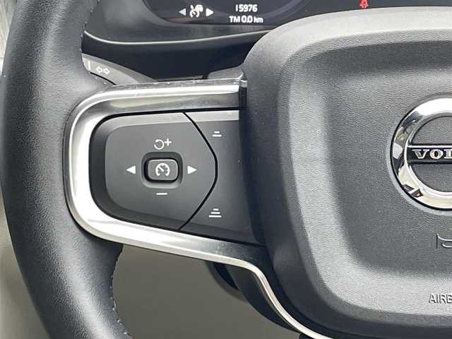 ボルボ ＸＣ４０ B4 AWD インスクリプション 高知県 2021(令3)年 1.6万km クリスタルホワイトP 白レザーシート/D/N席シートヒーター＆パワーシート/ハンドルヒーター/Lane Keeping Aid/パークアシスト/Cross Traffic Alert/BLIS/クルーズコントロール/コーナリングアシスト/アクティブ・ベンディング・ライト/前後ドライブレコーダー/パワーテールゲート
