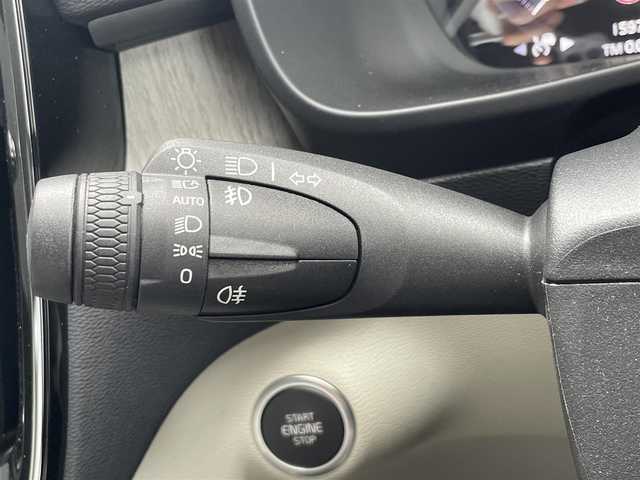 ボルボ ＸＣ４０ B4 AWD インスクリプション 高知県 2021(令3)年 1.6万km クリスタルホワイトP 白レザーシート/D/N席シートヒーター＆パワーシート/ハンドルヒーター/Lane Keeping Aid/パークアシスト/Cross Traffic Alert/BLIS/クルーズコントロール/コーナリングアシスト/アクティブ・ベンディング・ライト/前後ドライブレコーダー/パワーテールゲート