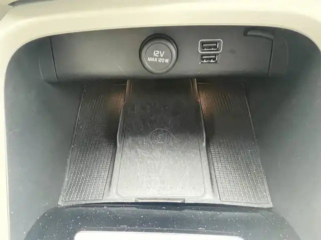 ボルボ ＸＣ４０ B4 AWD インスクリプション 高知県 2021(令3)年 1.6万km クリスタルホワイトP 白レザーシート/D/N席シートヒーター＆パワーシート/ハンドルヒーター/Lane Keeping Aid/パークアシスト/Cross Traffic Alert/BLIS/クルーズコントロール/コーナリングアシスト/アクティブ・ベンディング・ライト/前後ドライブレコーダー/パワーテールゲート
