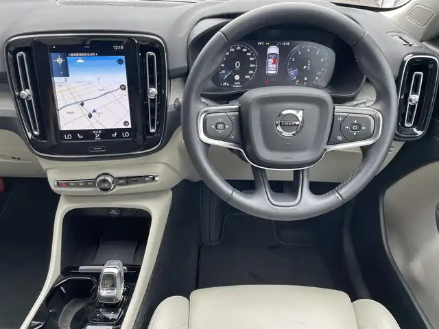 ボルボ ＸＣ４０ B4 AWD インスクリプション 高知県 2021(令3)年 1.6万km クリスタルホワイトP 白レザーシート/D/N席シートヒーター＆パワーシート/ハンドルヒーター/Lane Keeping Aid/パークアシスト/Cross Traffic Alert/BLIS/クルーズコントロール/コーナリングアシスト/アクティブ・ベンディング・ライト/前後ドライブレコーダー/パワーテールゲート