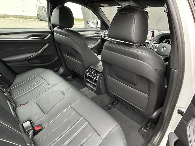 ＢＭＷ ５２３ｄ xDrive Mスピリット 道東・釧路十勝 2020(令2)年 2.6万km アルピンホワイトⅢ ワンオーナー車/アダプティブクルーズコントロール/レーンキーピングアシスト/純正HDDナビ/TV/CD/DVD/BT/USB/黒革/シートヒーター(全席)/メモリ付きパワーシート/コンフォートアクセス/ヘッドアップディスプレイ/360°カメラ/アンビエントライト/純正ドライブレコーダー(前後)/LEDヘッドライト/オートライト/フロント/リアフォグライト/パークディスタンスコントロール/インテリジェントセーフティ/ミラーETC