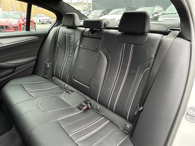 ＢＭＷ ５２３ｄ xDrive Mスピリット 道東・釧路十勝 2020(令2)年 2.6万km アルピンホワイトⅢ ワンオーナー車/アダプティブクルーズコントロール/レーンキーピングアシスト/純正HDDナビ/TV/CD/DVD/BT/USB/黒革/シートヒーター(全席)/メモリ付きパワーシート/コンフォートアクセス/ヘッドアップディスプレイ/360°カメラ/アンビエントライト/純正ドライブレコーダー(前後)/LEDヘッドライト/オートライト/フロント/リアフォグライト/パークディスタンスコントロール/インテリジェントセーフティ/ミラーETC