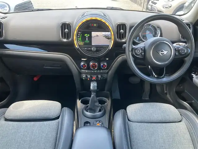 ＭＩＮＩ ミニ クロスオーバー クーパー D コーンウォールED 熊本県 2020(令2)年 5.6万km ムーンウォークグレーメタリック ・スマートキー/・プッシュスタート/・インテリジェントセーフティ/・PDC自動起動/・パーキンブアシスト/・クルーズコントロール(追従式)/・ハーフレザーシート/・純正HDDナビ/　【Bluetooth・USB】/・バックカメラ/・ETC/・パワーバックドア/・LEDヘッドランプ/・LEDフォグランプ/・純正マット/・保証書/取説