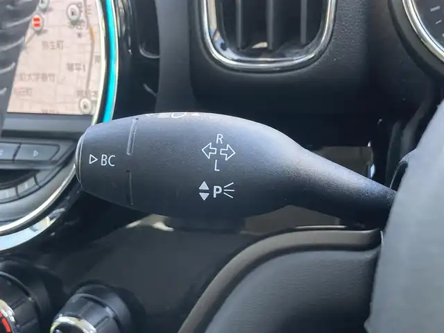 ＭＩＮＩ ミニ クロスオーバー クーパー D コーンウォールED 熊本県 2020(令2)年 5.6万km ムーンウォークグレーメタリック ・スマートキー/・プッシュスタート/・インテリジェントセーフティ/・PDC自動起動/・パーキンブアシスト/・クルーズコントロール(追従式)/・ハーフレザーシート/・純正HDDナビ/　【Bluetooth・USB】/・バックカメラ/・ETC/・パワーバックドア/・LEDヘッドランプ/・LEDフォグランプ/・純正マット/・保証書/取説