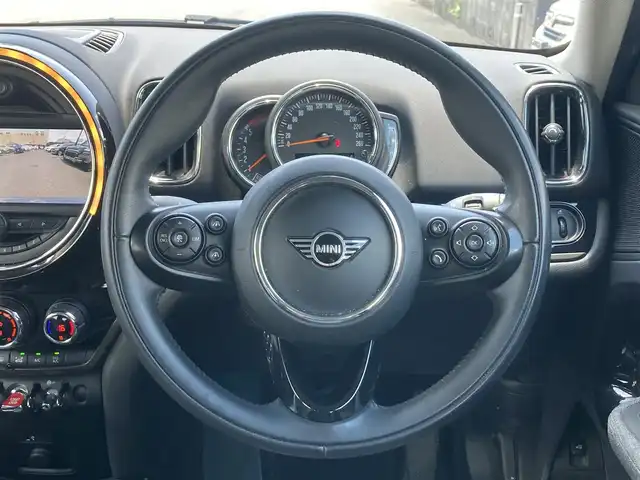 ＭＩＮＩ ミニ クロスオーバー クーパー D コーンウォールED 熊本県 2020(令2)年 5.6万km ムーンウォークグレーメタリック ・スマートキー/・プッシュスタート/・インテリジェントセーフティ/・PDC自動起動/・パーキンブアシスト/・クルーズコントロール(追従式)/・ハーフレザーシート/・純正HDDナビ/　【Bluetooth・USB】/・バックカメラ/・ETC/・パワーバックドア/・LEDヘッドランプ/・LEDフォグランプ/・純正マット/・保証書/取説