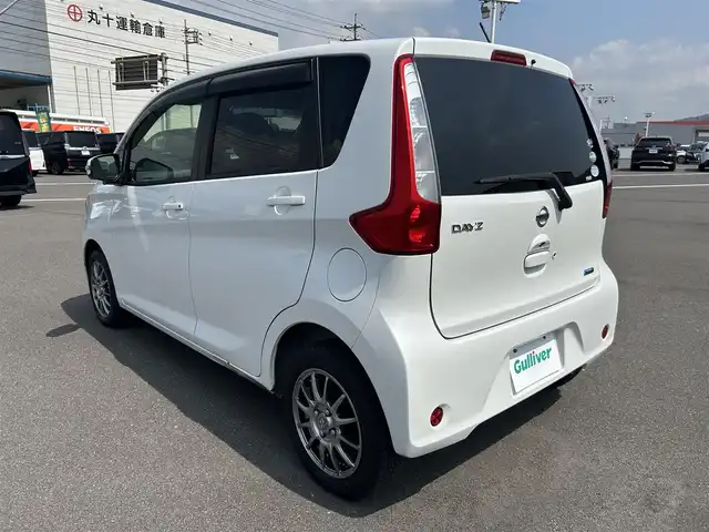 日産 デイズ X 岡山県 2015(平27)年 7.5万km ホワイトパール 登録時走行距離74157km/純正ナビ/フルセグTV(AM.FM.CD.TV.BT)/全方位カメラ/アイドリングストップ/14インチ社外AW/スマートキー/プッシュスタート/ドアバイザー/ウィンカーミラー