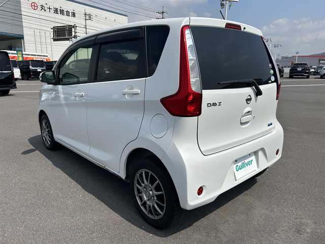 日産 デイズ X 岡山県 2015(平27)年 7.5万km ホワイトパール 登録時走行距離74157km/純正ナビ/フルセグTV(AM.FM.CD.TV.BT)/全方位カメラ/アイドリングストップ/14インチ社外AW/スマートキー/プッシュスタート/ドアバイザー/ウィンカーミラー