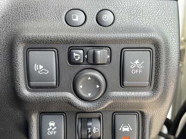 日産 ノート e－パワー X 愛知県 2016(平28)年 5.5万km 白 衝突被害軽減ブレーキ/純正7インチSD（ナビあり）/フルセグTV/CD DVD/Bluetooth/バックカメラ/社外アルミホイール/LEDヘッドライト/オートライト/ドライブレコーダー/ETC/ステアリングスイッチ/スマートキー/プッシュスタート