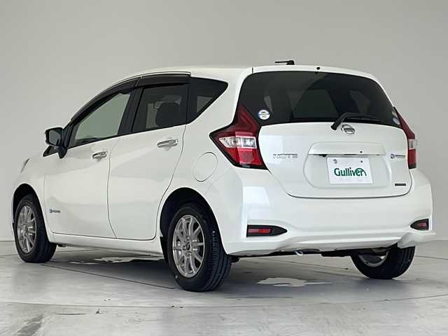 日産 ノート e－パワー X 愛知県 2016(平28)年 5.5万km 白 衝突被害軽減ブレーキ/純正7インチSD（ナビあり）/フルセグTV/CD DVD/Bluetooth/バックカメラ/社外アルミホイール/LEDヘッドライト/オートライト/ドライブレコーダー/ETC/ステアリングスイッチ/スマートキー/プッシュスタート