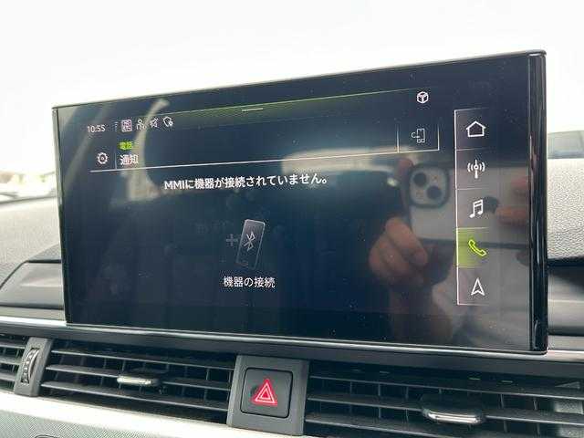 アウディ Ａ４ オールロードクワトロ 埼玉県 2021(令3)年 4.1万km 白 ラグジュアリーＰ/黒革/純正HDDナビ/(Bluetooth/USB/CD/DVD)/マトリクスＬＥＤヘッドライトＰ/全周囲カメラ/パークアシスト/ワイヤレスチャージ/オートテールゲート/ＥＴＣ