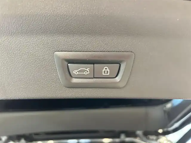 ＢＭＷ ＢＭＷ １１８ｄ プレイ 大阪府 2021(令3)年 2.3万km 黒 登録時走行距離：22304km/ブラインドスポットモニター/純正ナビゲーション/パワーバックドア/バックカメラ/Bluetooth/クルーズコントロール/パワーシート/シートメモリ/パーキングアシスト/レベライザー/インテリジェントセーフティ/スマートキー