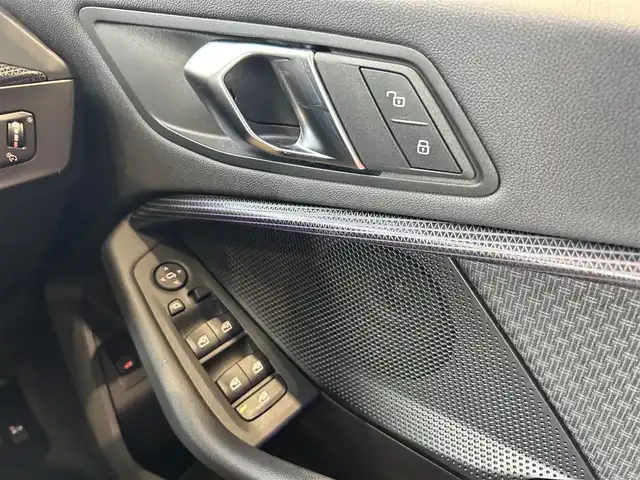ＢＭＷ ＢＭＷ １１８ｄ プレイ 大阪府 2021(令3)年 2.3万km 黒 登録時走行距離：22304km/ブラインドスポットモニター/純正ナビゲーション/パワーバックドア/バックカメラ/Bluetooth/クルーズコントロール/パワーシート/シートメモリ/パーキングアシスト/レベライザー/インテリジェントセーフティ/スマートキー