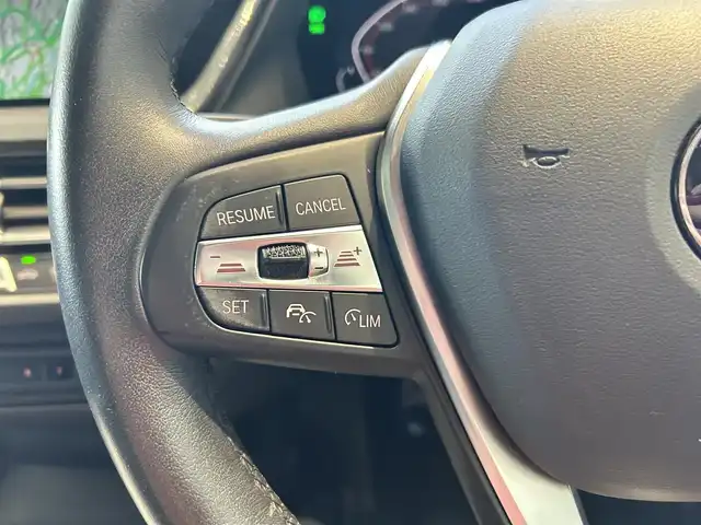 ＢＭＷ ＢＭＷ １１８ｄ プレイ 大阪府 2021(令3)年 2.3万km 黒 登録時走行距離：22304km/ブラインドスポットモニター/純正ナビゲーション/パワーバックドア/バックカメラ/Bluetooth/クルーズコントロール/パワーシート/シートメモリ/パーキングアシスト/レベライザー/インテリジェントセーフティ/スマートキー