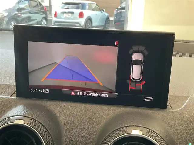 アウディ Ｑ２ 30TFSIスポーツ 熊本県 2018(平30)年 3.5万km 赤 ・スマートキー/・プッシュスタート/・パーキングエイド/・距離警告/・Audiプレセンス/・Audiサイドアシスト/・Audiアクティブレーンアシスト/・休憩の推奨/・ハイビームアシスト/・クルーズコントロール(追従式)/・シートヒーター /・純正メモリナビ/　【DVD・Bluetooth・USB・SD・AUX】/・フルセグTV/・バックカメラ/・バーチャルコクピット/・ドライブレコーダー(前方録画)/・パワーバックドア/・LEDヘッドランプ/・保証書/取説