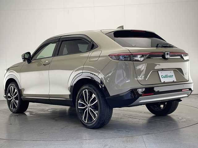 ホンダ ヴェゼル ハイブリッド e:HEV Z 宮崎県 2021(令3)年 3.3万km サンドカーキパール 〇禁煙車/〇純正9型ナビ/〇BT/USB/フルセグTV/〇AppleCarPlay/〇360度カメラ/〇置くだけ充電器/〇パワーバックドア/〇シートヒーター(D/N)/〇ハーフレザーシート/〇ステアリングヒーター/〇ACC/〇前方ドラレコ/〇ETC2.0/〇オートライト/〇オートハイビーム/〇純正18インチAW/〇純正フロアマット/〇スマートキー/〇プッシュスタート/〇LEDヘッドライト/〇パドルシフト/〇電格ミラー