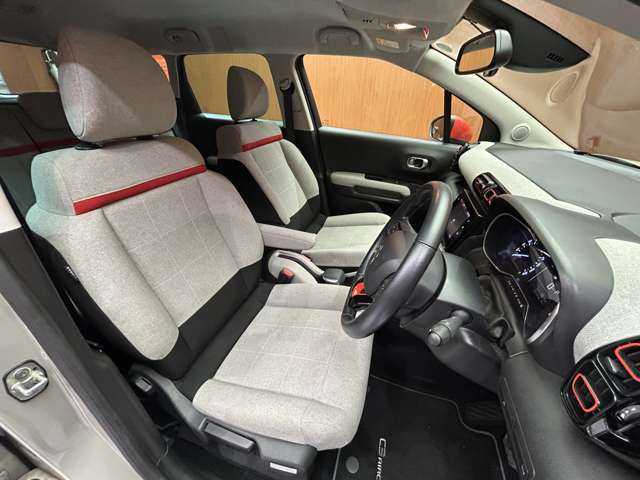 シトロエン シトロエン Ｃ３ エアクロス シャイン 千葉県 2019(令1)年 3.5万km サーブル ディスプレイオーディオ　/バックカメラ　/ＣａｒＰｌａｙ　/Ａｎｄｒｏｉｄ　/Ａｕｔｏ　/ドライブレコーダー　/クルーズコントロール　/純正１６インチＡＷ　/オートライト　/ハロゲンヘッドライト　/ＥＴＣ