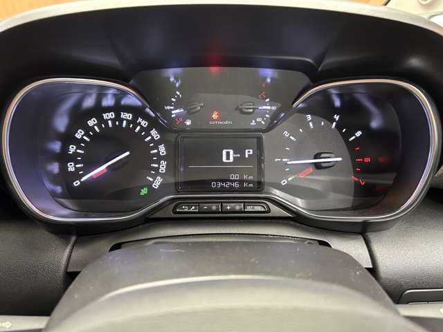 シトロエン シトロエン Ｃ３ エアクロス シャイン 千葉県 2019(令1)年 3.5万km サーブル ディスプレイオーディオ　/バックカメラ　/ＣａｒＰｌａｙ　/Ａｎｄｒｏｉｄ　/Ａｕｔｏ　/ドライブレコーダー　/クルーズコントロール　/純正１６インチＡＷ　/オートライト　/ハロゲンヘッドライト　/ＥＴＣ