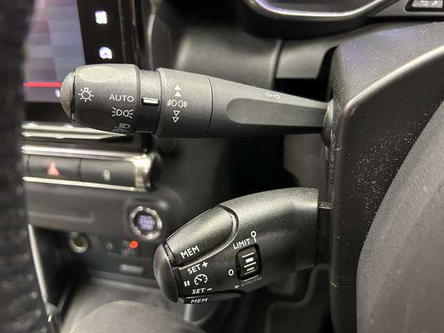 シトロエン シトロエン Ｃ３ エアクロス シャイン 千葉県 2019(令1)年 3.5万km サーブル ディスプレイオーディオ　/バックカメラ　/ＣａｒＰｌａｙ　/Ａｎｄｒｏｉｄ　/Ａｕｔｏ　/ドライブレコーダー　/クルーズコントロール　/純正１６インチＡＷ　/オートライト　/ハロゲンヘッドライト　/ＥＴＣ