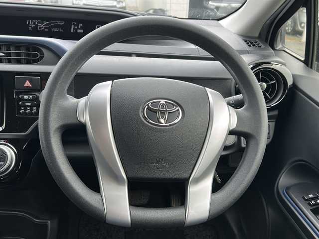 トヨタ アクア S 長野県 2015(平27)年 4.9万km スーパーホワイトⅡ ・純正ディーラーナビ/Bluetooth/CD/DVD /ワンセグTV/・バックカメラ/.ビルトインＥＴＣ　/.純正フロアマット　/.ドライブレコーダー　/.社外ＡＷ付スタッドレスタイヤ積み込みあり　