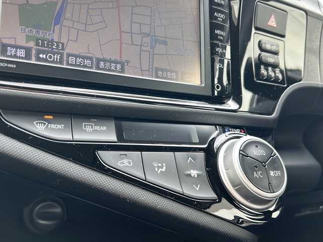トヨタ アクア S 長野県 2015(平27)年 4.9万km スーパーホワイトⅡ ・純正ディーラーナビ/Bluetooth/CD/DVD /ワンセグTV/・バックカメラ/.ビルトインＥＴＣ　/.純正フロアマット　/.ドライブレコーダー　/.社外ＡＷ付スタッドレスタイヤ積み込みあり　