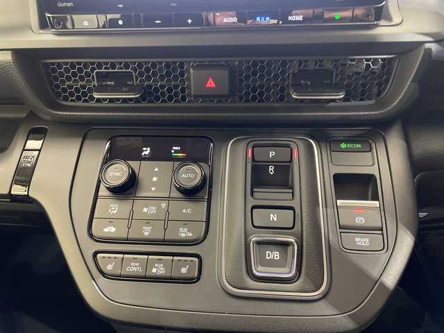 ホンダ ステップワゴン eHEV エアー EX 愛媛県 2025(令7)年 0.1千km プラチナホワイトパール 登録済未使用車/11.4インチナビHonda CONNECTナビ /フルセグ/Bluetooth/バックカメラ/衝突被害軽減ブレーキ/レーンアシスト/アダクティブクルーズコントロール/両側電動スライドドア/電動リアゲート/ＤＮ席シートヒーター/ＢＳＭ/前後コーナーセンサー/オットマン/禁煙車