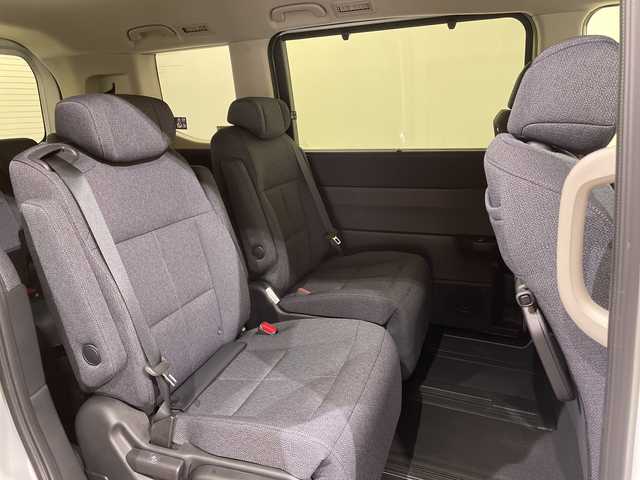 ホンダ ステップワゴン eHEV エアー EX 愛媛県 2025(令7)年 0.1千km プラチナホワイトパール 登録済未使用車/11.4インチナビHonda CONNECTナビ /フルセグ/Bluetooth/バックカメラ/衝突被害軽減ブレーキ/レーンアシスト/アダクティブクルーズコントロール/両側電動スライドドア/電動リアゲート/ＤＮ席シートヒーター/ＢＳＭ/前後コーナーセンサー/オットマン/禁煙車