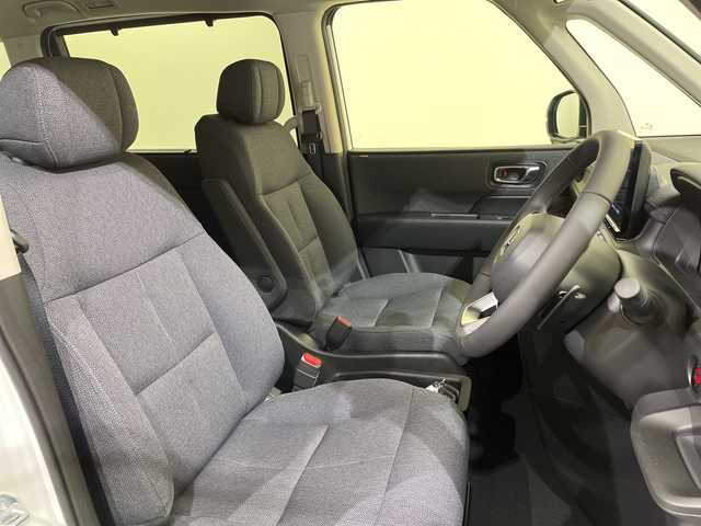 ホンダ ステップワゴン eHEV エアー EX 愛媛県 2025(令7)年 0.1千km プラチナホワイトパール 登録済未使用車/11.4インチナビHonda CONNECTナビ /フルセグ/Bluetooth/バックカメラ/衝突被害軽減ブレーキ/レーンアシスト/アダクティブクルーズコントロール/両側電動スライドドア/電動リアゲート/ＤＮ席シートヒーター/ＢＳＭ/前後コーナーセンサー/オットマン/禁煙車