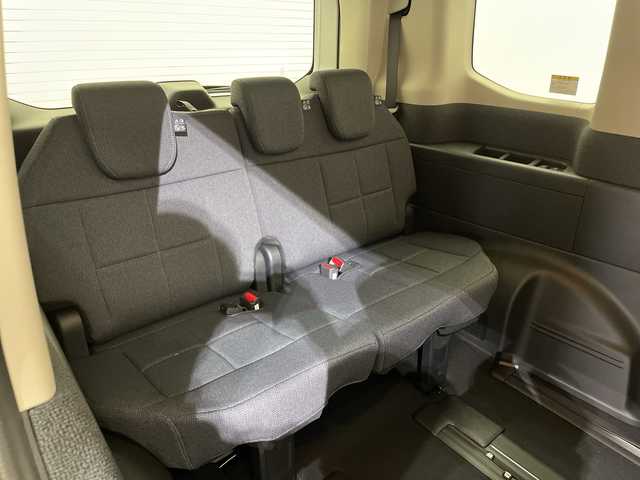 ホンダ ステップワゴン eHEV エアー EX 愛媛県 2025(令7)年 0.1千km プラチナホワイトパール 登録済未使用車/11.4インチナビHonda CONNECTナビ /フルセグ/Bluetooth/バックカメラ/衝突被害軽減ブレーキ/レーンアシスト/アダクティブクルーズコントロール/両側電動スライドドア/電動リアゲート/ＤＮ席シートヒーター/ＢＳＭ/前後コーナーセンサー/オットマン/禁煙車