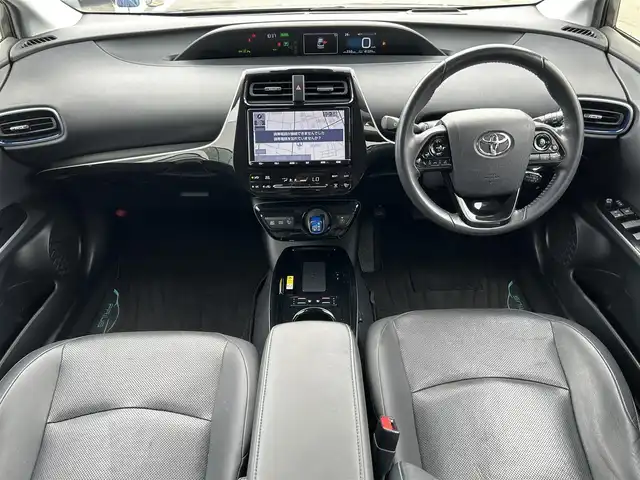 トヨタ プリウス A プレミアム　ツーリングセレ 愛媛県 2019(令1)年 4.2万km グレーメタリック ディーラーOP純正ナビ/CD/DVD/TV/BT/HDMI/ETC/バックカメラ/ブラインドスポットモニター/衝突軽減システム/ヘッドアップディスプレイ/レザーシート/D席パワーシート/D+N席シートヒーター・クーラー/クルーズコントロール/LEDヘッドライト/フォグランプ/モデリスタエアロパーツ（フロント・サイド・リア）/モデリスタアルミホイール/置くだけ充電