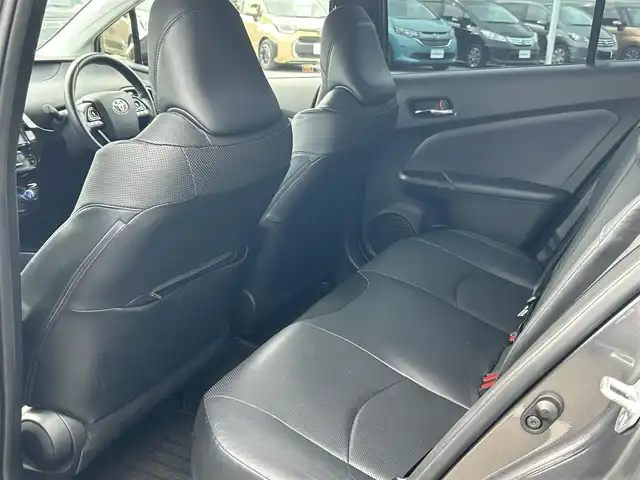 トヨタ プリウス A プレミアム　ツーリングセレ 愛媛県 2019(令1)年 4.2万km グレーメタリック ディーラーOP純正ナビ/CD/DVD/TV/BT/HDMI/ETC/バックカメラ/ブラインドスポットモニター/衝突軽減システム/ヘッドアップディスプレイ/レザーシート/D席パワーシート/D+N席シートヒーター・クーラー/クルーズコントロール/LEDヘッドライト/フォグランプ/モデリスタエアロパーツ（フロント・サイド・リア）/モデリスタアルミホイール/置くだけ充電