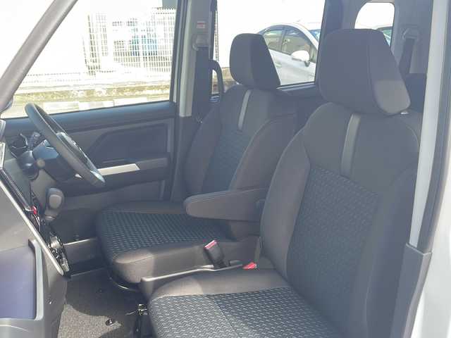 トヨタ ルーミー カスタムG－T 福岡県 2025(令7)年 0.1千km パールホワイトⅢ ワンオーナー/純正ディスプレイオーディオ/（Bluettoth・フルセグTV・パノラミックビューモニター・HDMI）/モデリスタエアロ（フロント/リア/サイド）/レーダークルーズコントロール/クリアランスソナー/コーナーセンサー/スマートアシスト/先行車発信お知らせ/ふらつき警報/レーンキープアシスト/SPORTモード/アイドリングストップ/純正アルミホイール/横滑り防止装置/盗難防止装置/スマートキー/スペアキー/保証書/取扱説明書/ABS