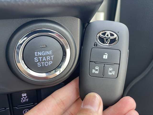 トヨタ ルーミー カスタムG－T 福岡県 2025(令7)年 0.1千km パールホワイトⅢ ワンオーナー/純正ディスプレイオーディオ/（Bluettoth・フルセグTV・パノラミックビューモニター・HDMI）/モデリスタエアロ（フロント/リア/サイド）/レーダークルーズコントロール/クリアランスソナー/コーナーセンサー/スマートアシスト/先行車発信お知らせ/ふらつき警報/レーンキープアシスト/SPORTモード/アイドリングストップ/純正アルミホイール/横滑り防止装置/盗難防止装置/スマートキー/スペアキー/保証書/取扱説明書/ABS