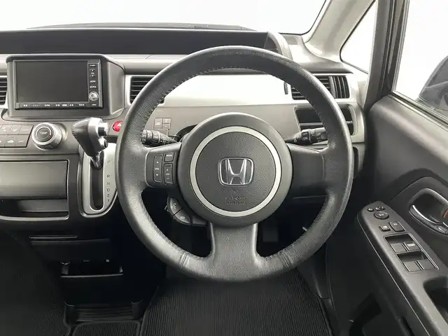 ホンダ ステップワゴン スパーダSHDDナビスマートスタイル 福島県 2009(平21)年 9万km プレミアムブラキッシュパール 純正ＨＤＤナビ/・バックカメラ/・ＣＤ／ＤＶＤ/・ＦＭ／ＡＭ/・ステアリングスイッチ/両側パワースライドドア/純正フロアマット/社外アルミホイール/ドアバイザー/ＨＩＤヘッドライト/オートミラー/スマートキー/・スペアキー