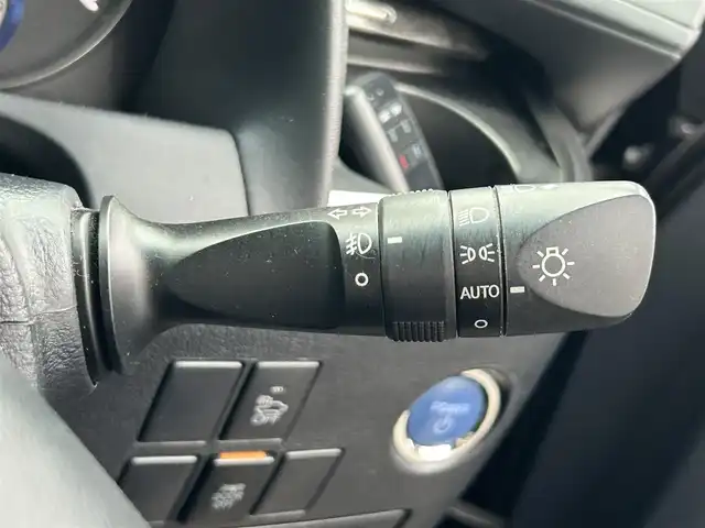 トヨタ アルファードハイブリット SR 福岡県 2016(平28)年 6.4万km ブラック ワンオーナー/純正ナビ（AM/FM/BT/CD/DVD/フルセグTV）/JBLプレミアムサウンド/クルーズコントロール/バックカメラ/前席パワーシート（運転席メモリ付）/オットマン（助手席、2列目）/インテリジェントクリアランスソナー/両側パワースライドドア/ビルトインETC/USB入力端子/リアエアコン/ドアバイザー/オートライト/フロアマット/純正17インチアルミホイール/プッシュスタート/横滑り防止装置/取扱説明書/保証書