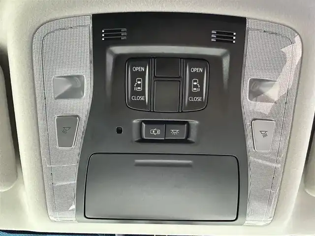 トヨタ アルファードハイブリット SR 福岡県 2016(平28)年 6.4万km ブラック ワンオーナー/純正ナビ（AM/FM/BT/CD/DVD/フルセグTV）/JBLプレミアムサウンド/クルーズコントロール/バックカメラ/前席パワーシート（運転席メモリ付）/オットマン（助手席、2列目）/インテリジェントクリアランスソナー/両側パワースライドドア/ビルトインETC/USB入力端子/リアエアコン/ドアバイザー/オートライト/フロアマット/純正17インチアルミホイール/プッシュスタート/横滑り防止装置/取扱説明書/保証書