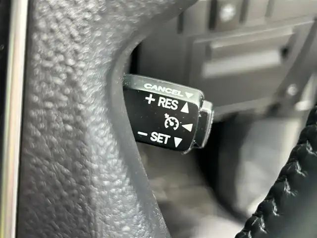 トヨタ アルファードハイブリット SR 福岡県 2016(平28)年 6.4万km ブラック ワンオーナー/純正ナビ（AM/FM/BT/CD/DVD/フルセグTV）/JBLプレミアムサウンド/クルーズコントロール/バックカメラ/前席パワーシート（運転席メモリ付）/オットマン（助手席、2列目）/インテリジェントクリアランスソナー/両側パワースライドドア/ビルトインETC/USB入力端子/リアエアコン/ドアバイザー/オートライト/フロアマット/純正17インチアルミホイール/プッシュスタート/横滑り防止装置/取扱説明書/保証書