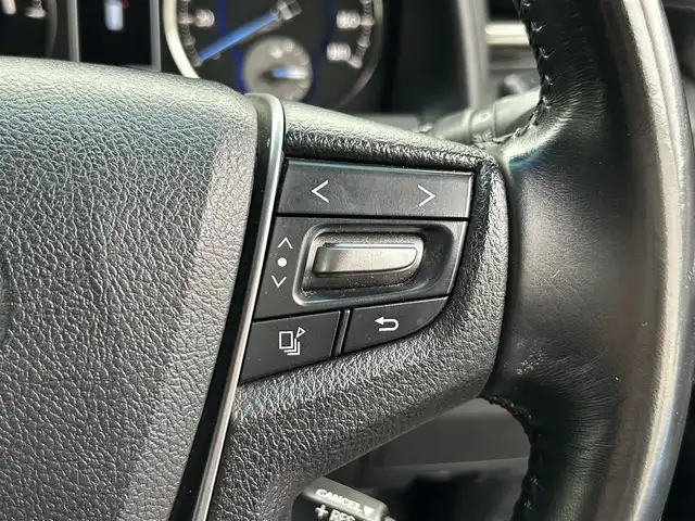 トヨタ アルファードハイブリット SR 福岡県 2016(平28)年 6.4万km ブラック ワンオーナー/純正ナビ（AM/FM/BT/CD/DVD/フルセグTV）/JBLプレミアムサウンド/クルーズコントロール/バックカメラ/前席パワーシート（運転席メモリ付）/オットマン（助手席、2列目）/インテリジェントクリアランスソナー/両側パワースライドドア/ビルトインETC/USB入力端子/リアエアコン/ドアバイザー/オートライト/フロアマット/純正17インチアルミホイール/プッシュスタート/横滑り防止装置/取扱説明書/保証書