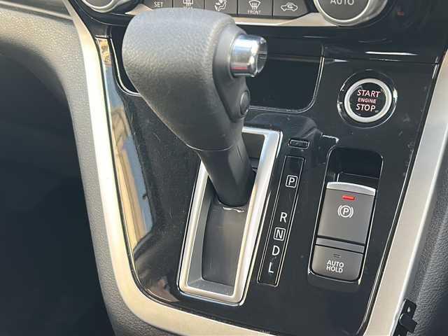 日産 セレナ ハイウェイスターVセレクションⅡ 茨城県 2019(令1)年 6.5万km ブリリアントホワイトパール ワンオーナー/純正9インチメモリナビ【MM318D-L】/(地デジTV・CD・DVD・BT・ラジオ再生)/後席用フリップダウンモニター/アラウンドビューモニター/両側パワースライドドア/プロパイロットシステム/衝突軽減ブレーキ/レーンキープアシスト/コーナーセンサー/前後ドライブレコーダー/ETC/オートライト/LEDヘッドライト/純正16inアルミホイール/純正フロアマット/スマートキー/スペアキー/取扱説明書/保証書